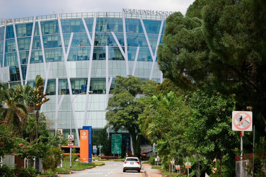 Entrance towards National University of Singapore